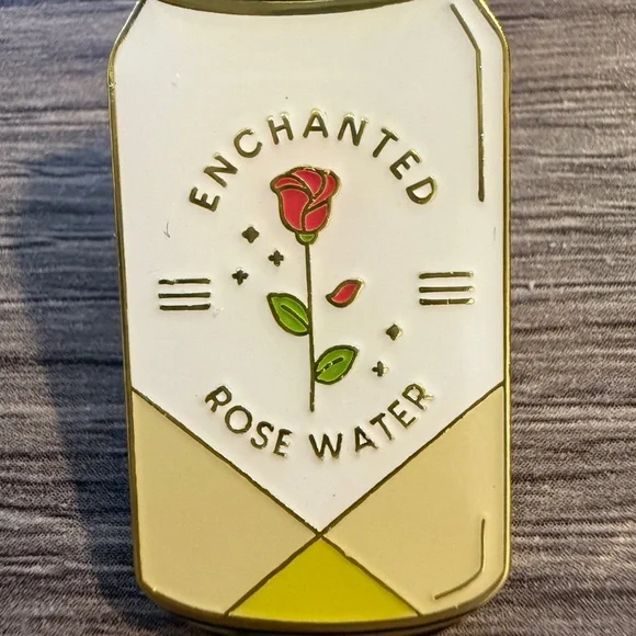 LOUNGEFLY • Disney Princess Soda Blind Box Enamel Pin - Picture 4 of 7